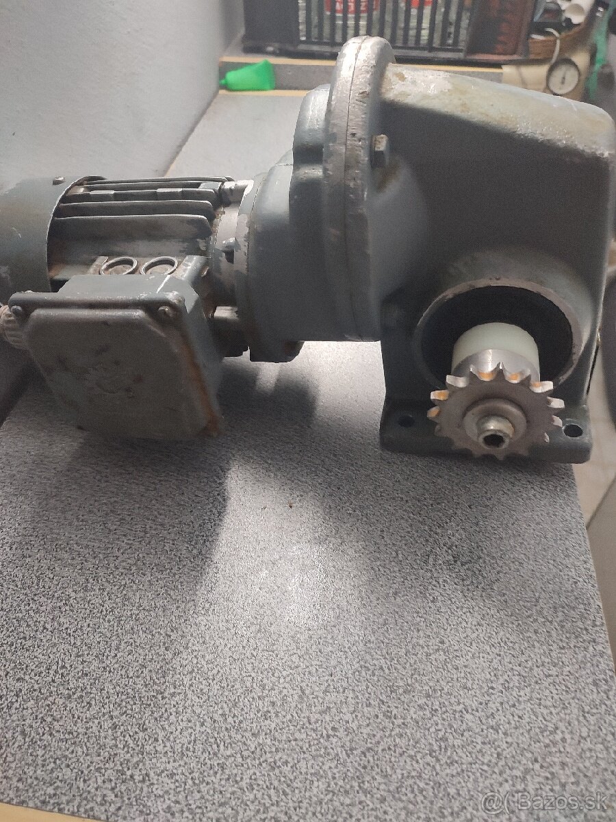 Elektromotor s prevodoukou - 2