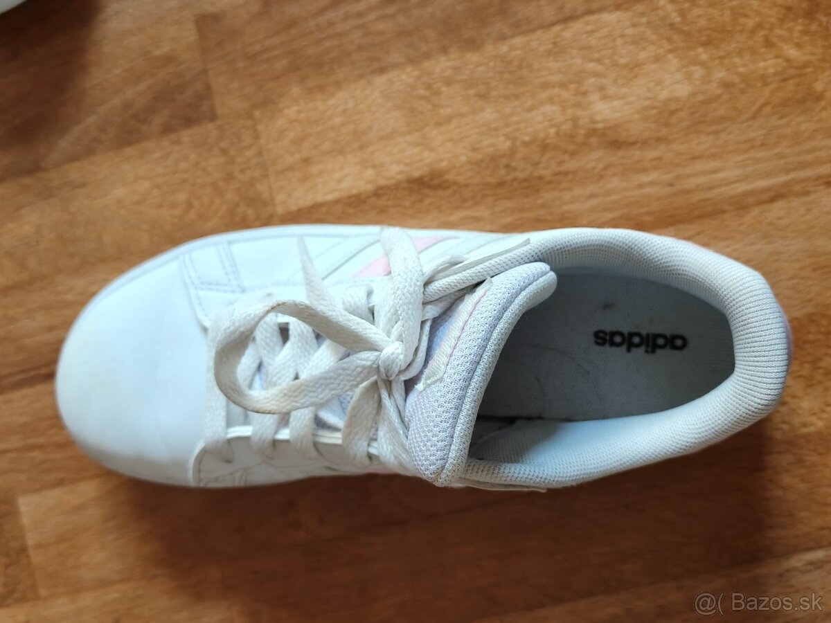 Predam dievcenske tenisky Adidas - 2
