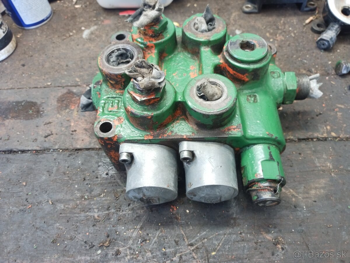 Hydraulický rozvádzač 2 sekciový - 2