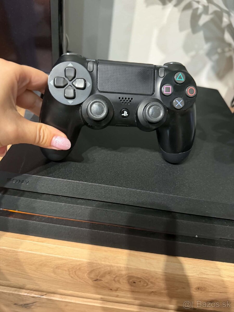 Playstation 4 pro - 2