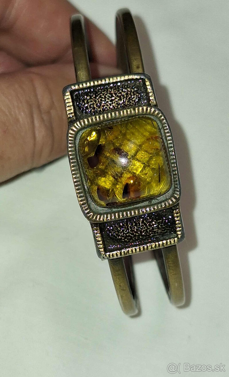 NÁRAMOK S JANTÁROM STARÝ - 2