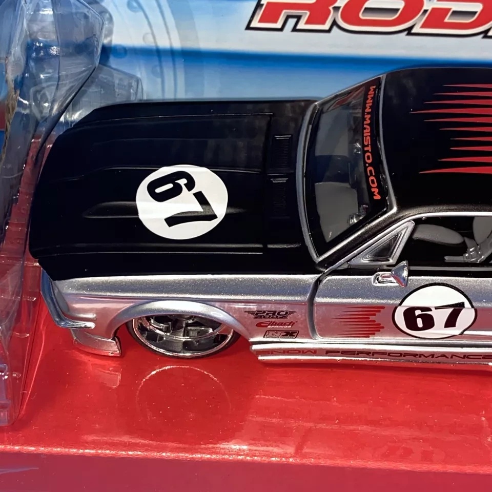 Ford Mustang GT 1967 1:24 Maisto - 2