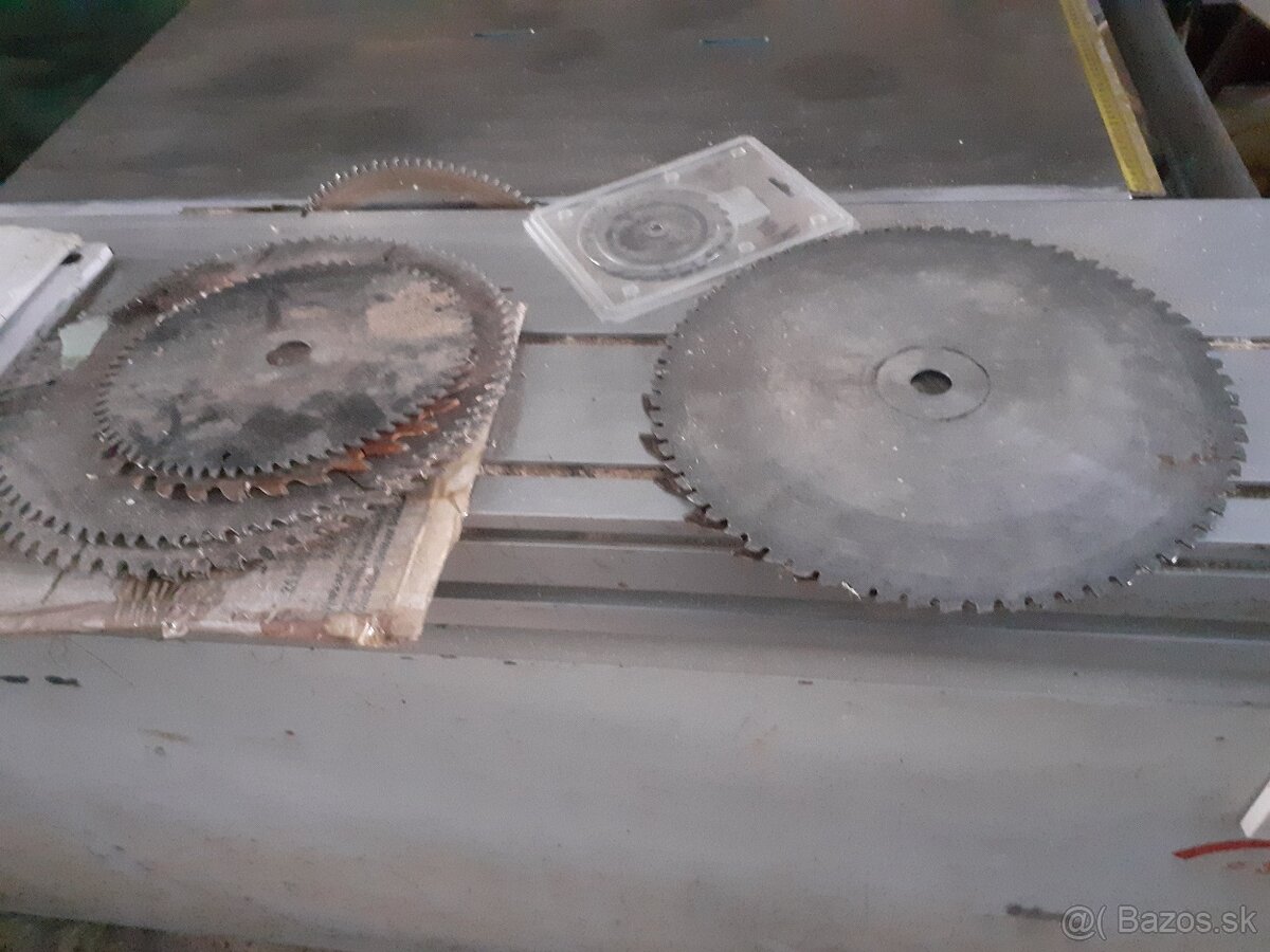 Formatovacia píla s predrezom - 2