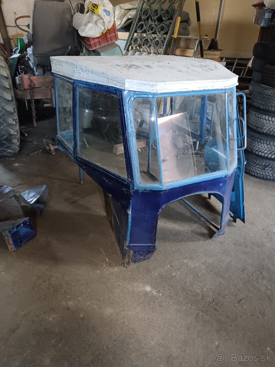 Predám na traktor Zetor 3011 Kabinu - 2