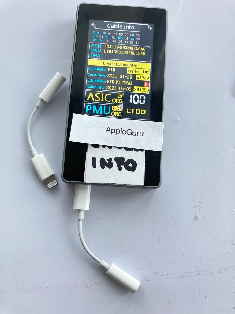  Originál Apple Lightning to 3.5 mm Headphone Jack Adapter - 2