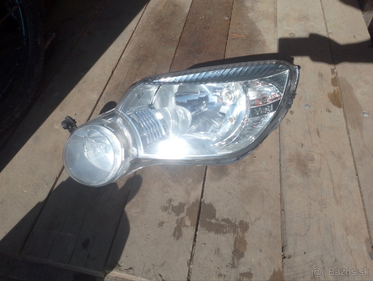 Ľavé svetlo škoda yeti - 2