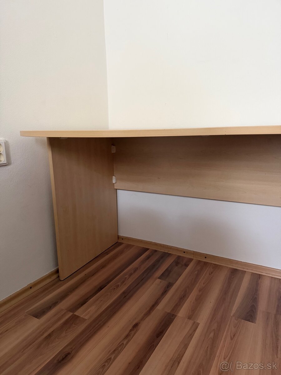 Stôl a šuflíky na kolieskach - 2