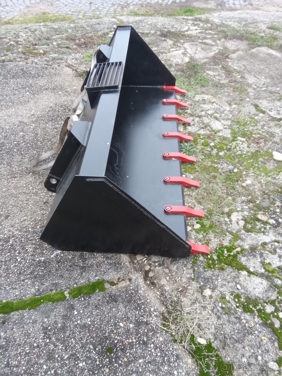 UNC 060,061 LOCUST Lopata zubová - 2