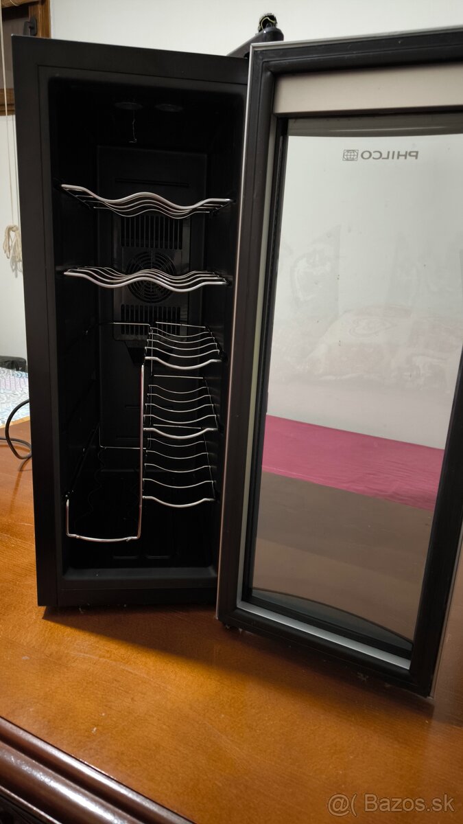 Chladiaca vitrína PHILCO PW12 - 2