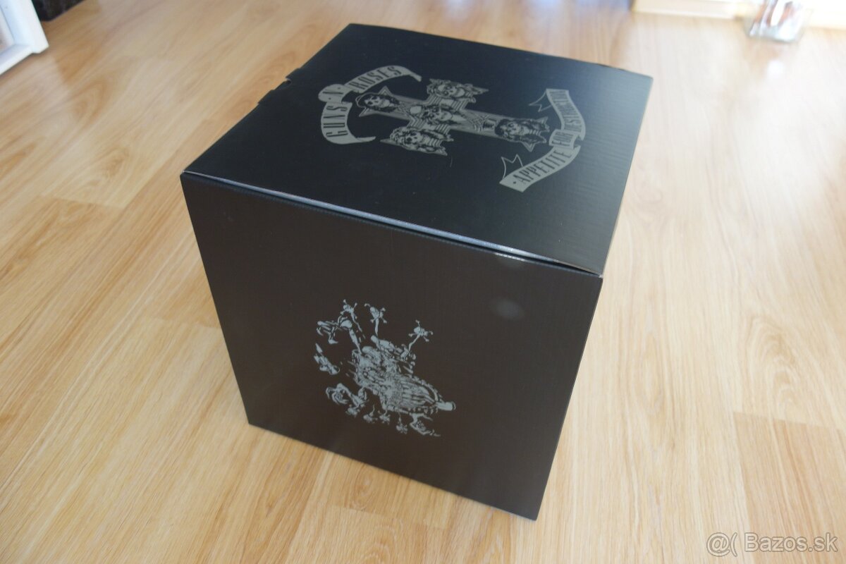 Guns n Roses Merch BOX - 2