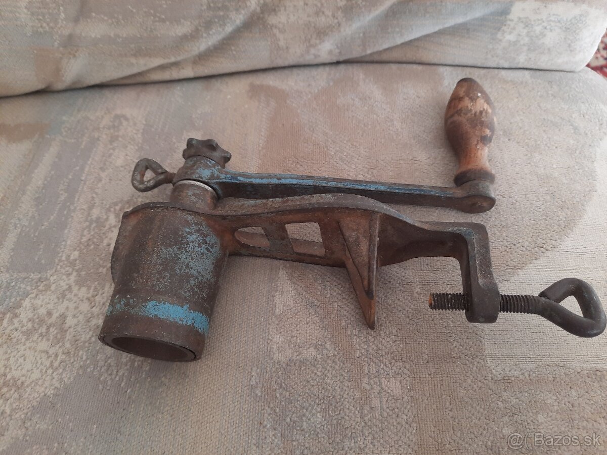 Mlynček na mak. - 2