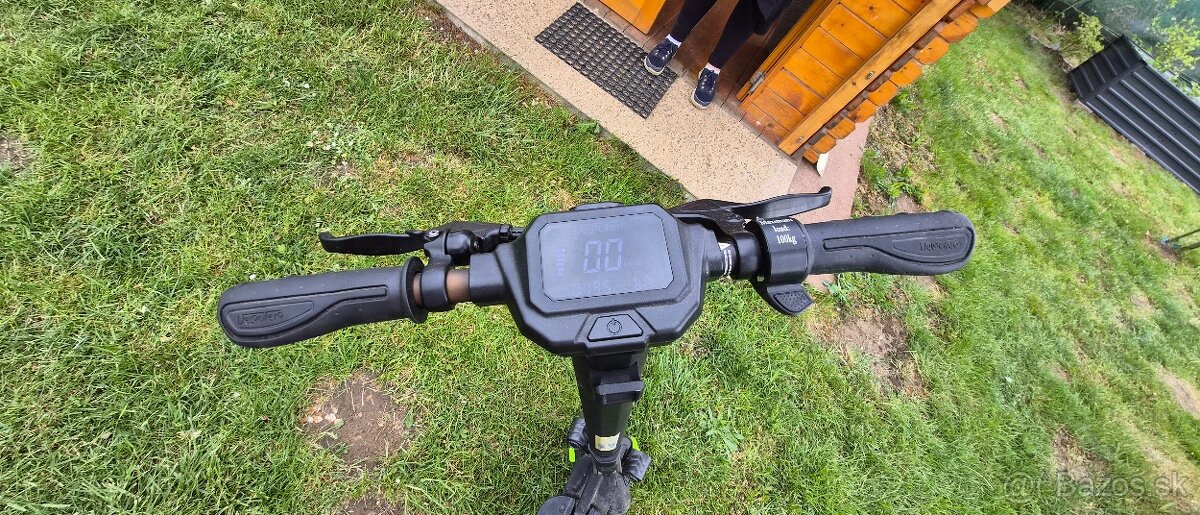 Elektrická kolobežka Bohman Velocifero 500W - 2