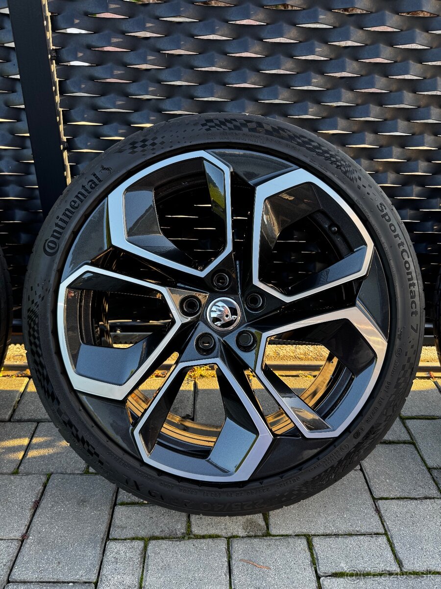 R19 Skoda Octavia RS nové elektróny komplet letná sada - 2
