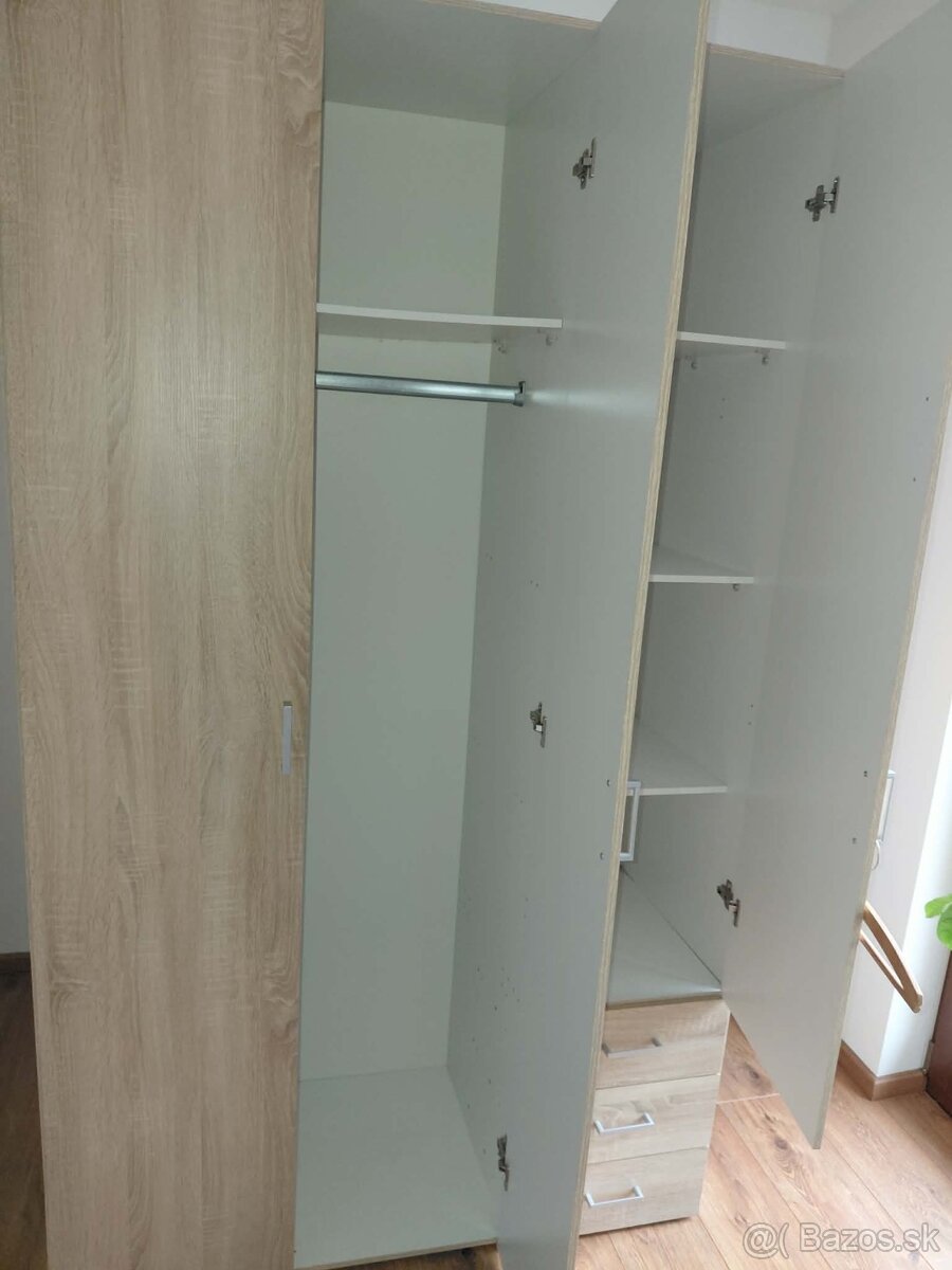 Predám šatníkovú skriňu - 2