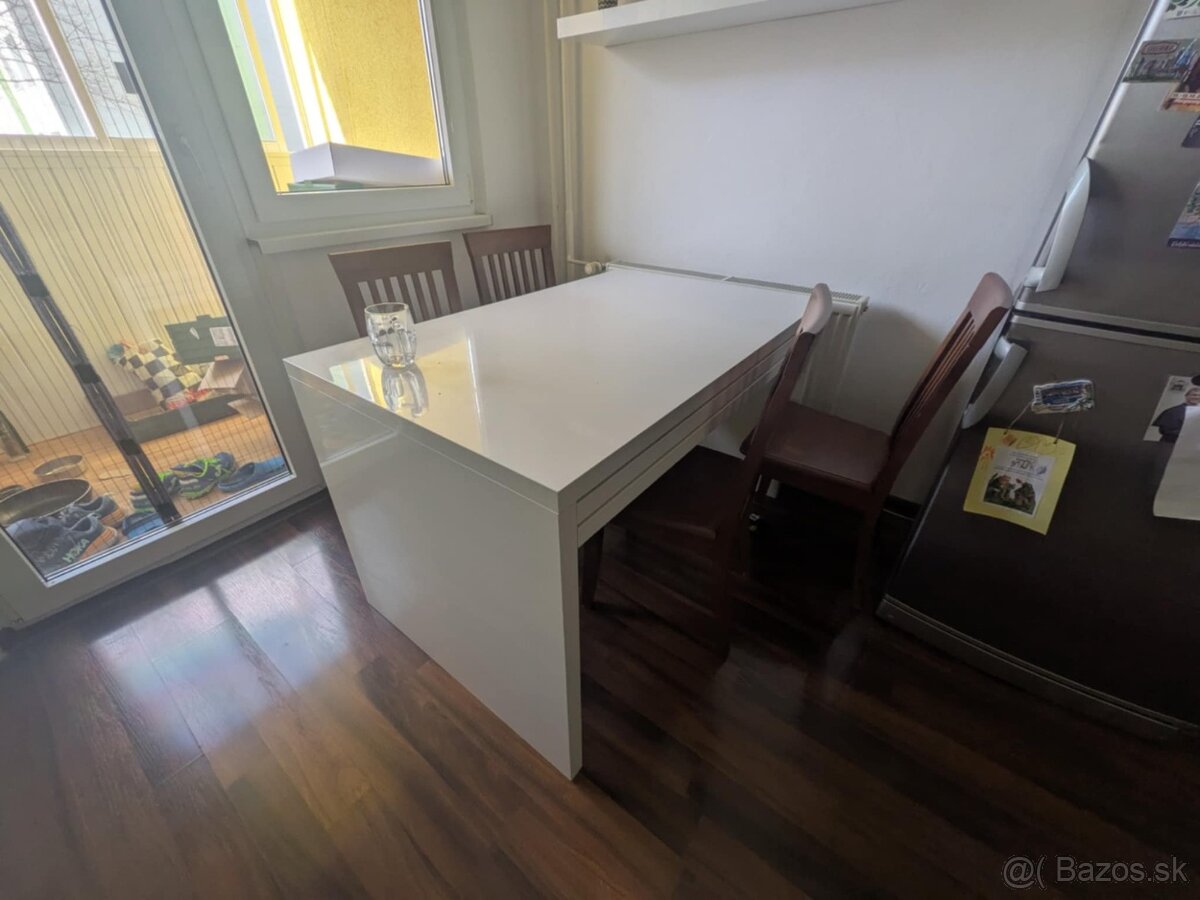 Jedálenský stôl - 2