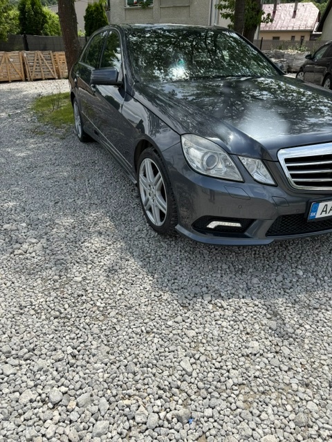 Predam Mercedes E500 W212 5.5i V8 - 2