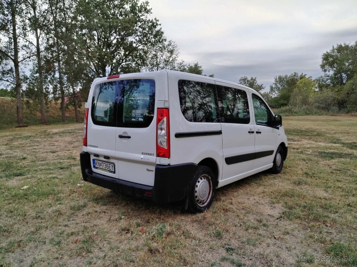 Upravované auto pre prepravu telesne postihnutého - 2