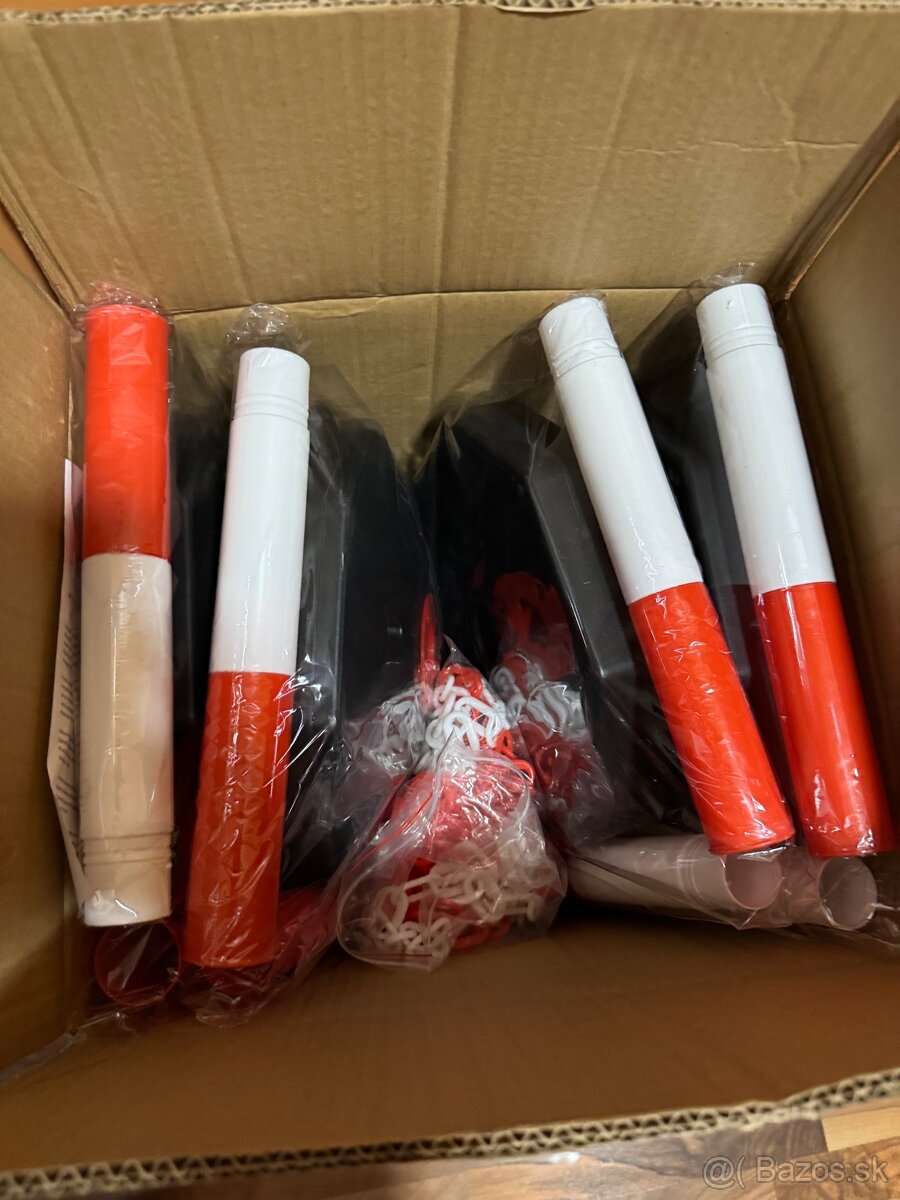 Dopravné stĺpiky s reťazou - 2