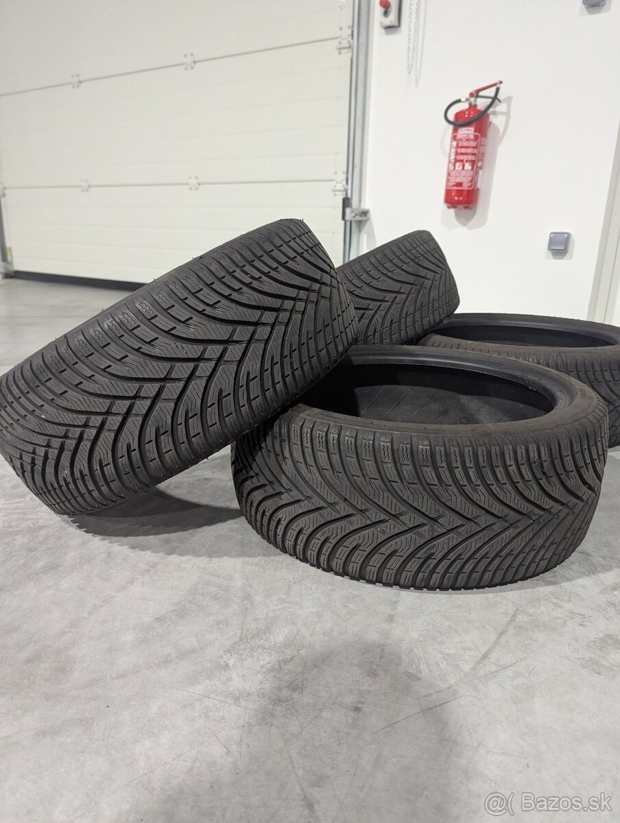 Kleber zimné pneu 205/40/r17 (z Abarthu) - 2