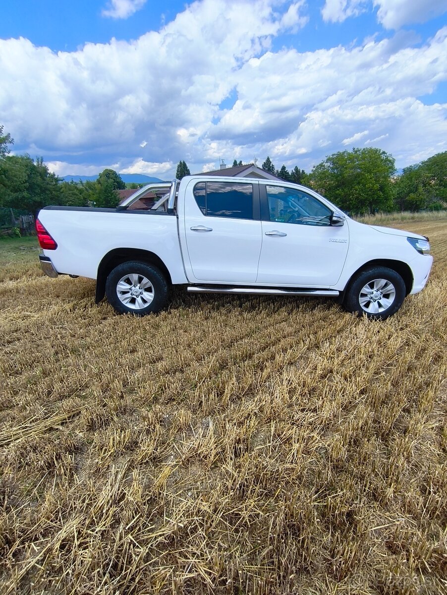 Predám Toyota Hilux - 2
