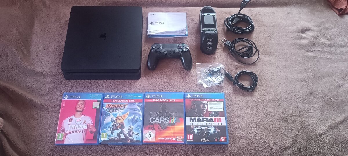 Ps4 slim s hrami - 2