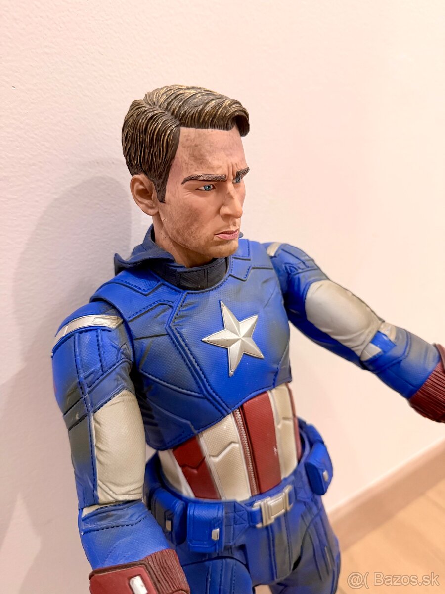 Model Captain America Neca - 2