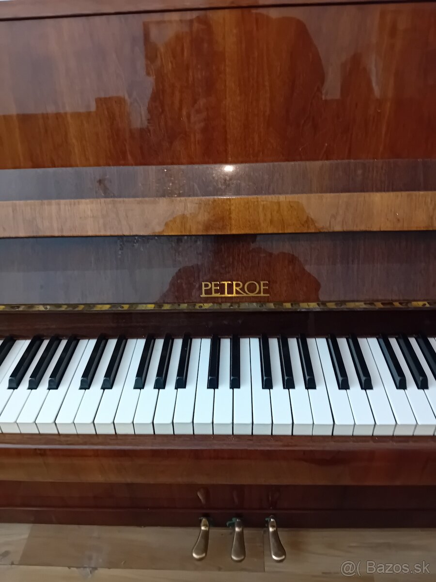 Predam pianíno Petrof - 2