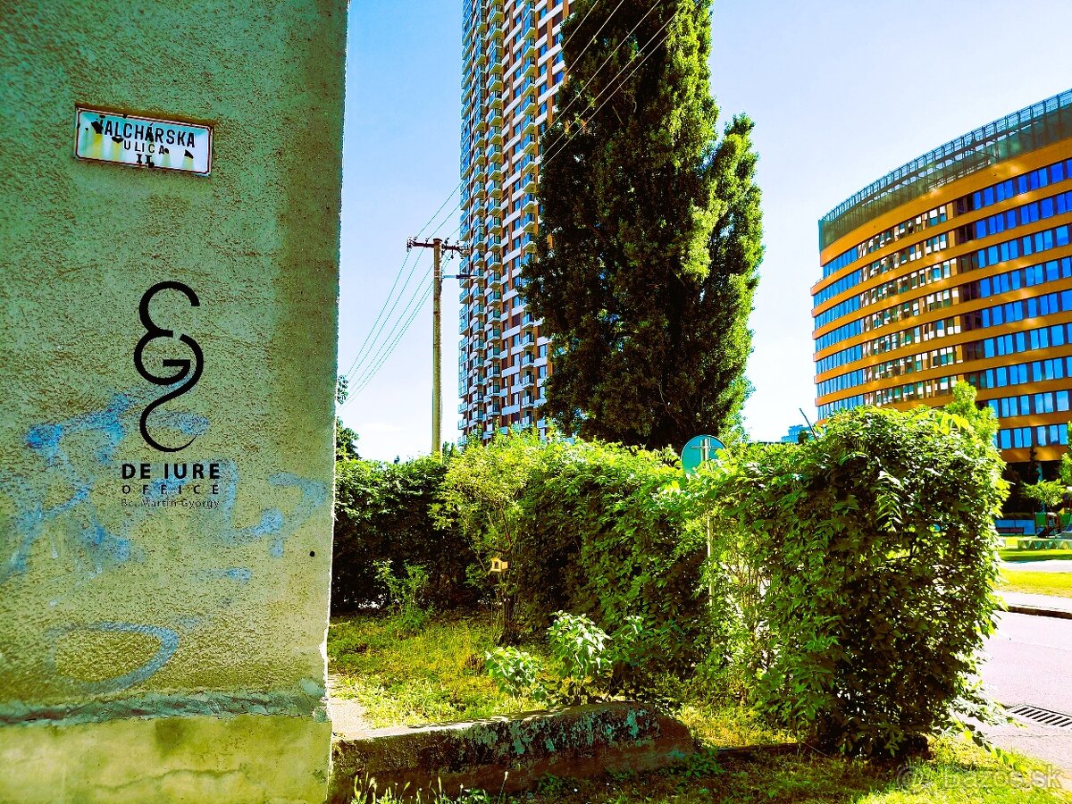 Garáž na predaj VALCHÁRSKA Bratislava - 2
