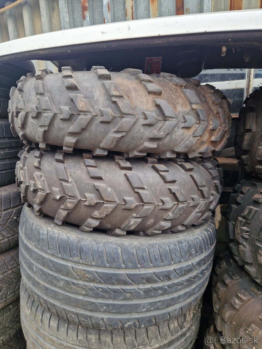 Predám pneu na Štvorkolku Carlisle made in USA - 2