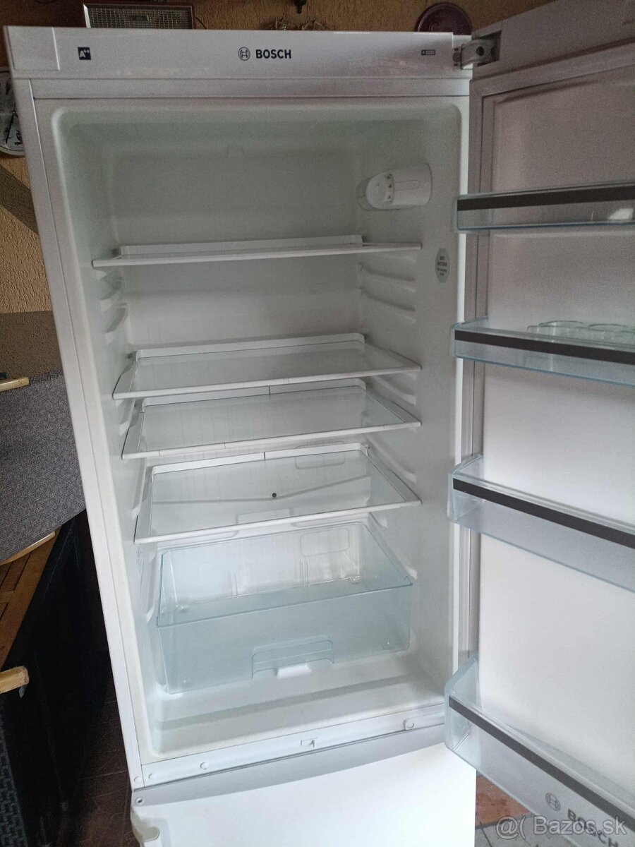 CHladnička z mrazničkou-BOSCH - 2