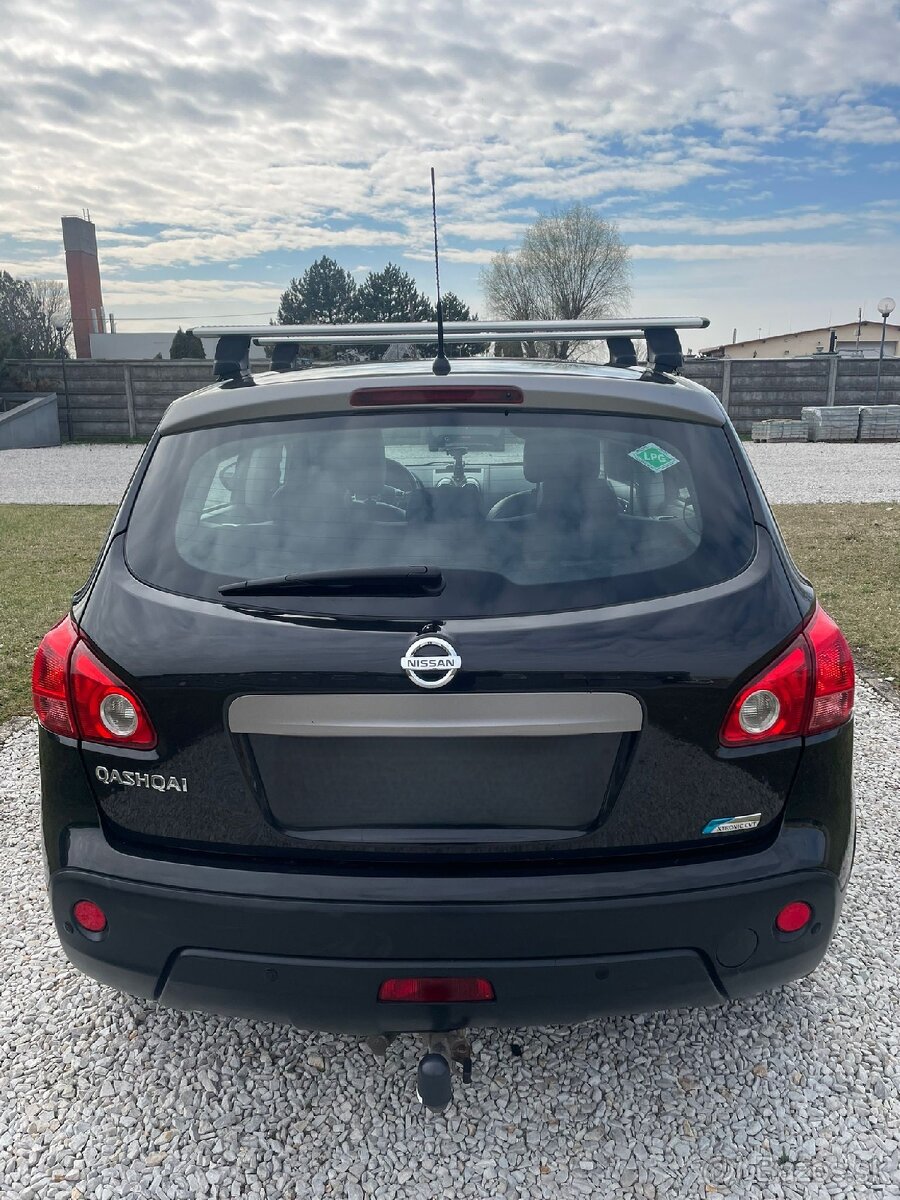 Nissan Qashqai 2,0l automat - 2