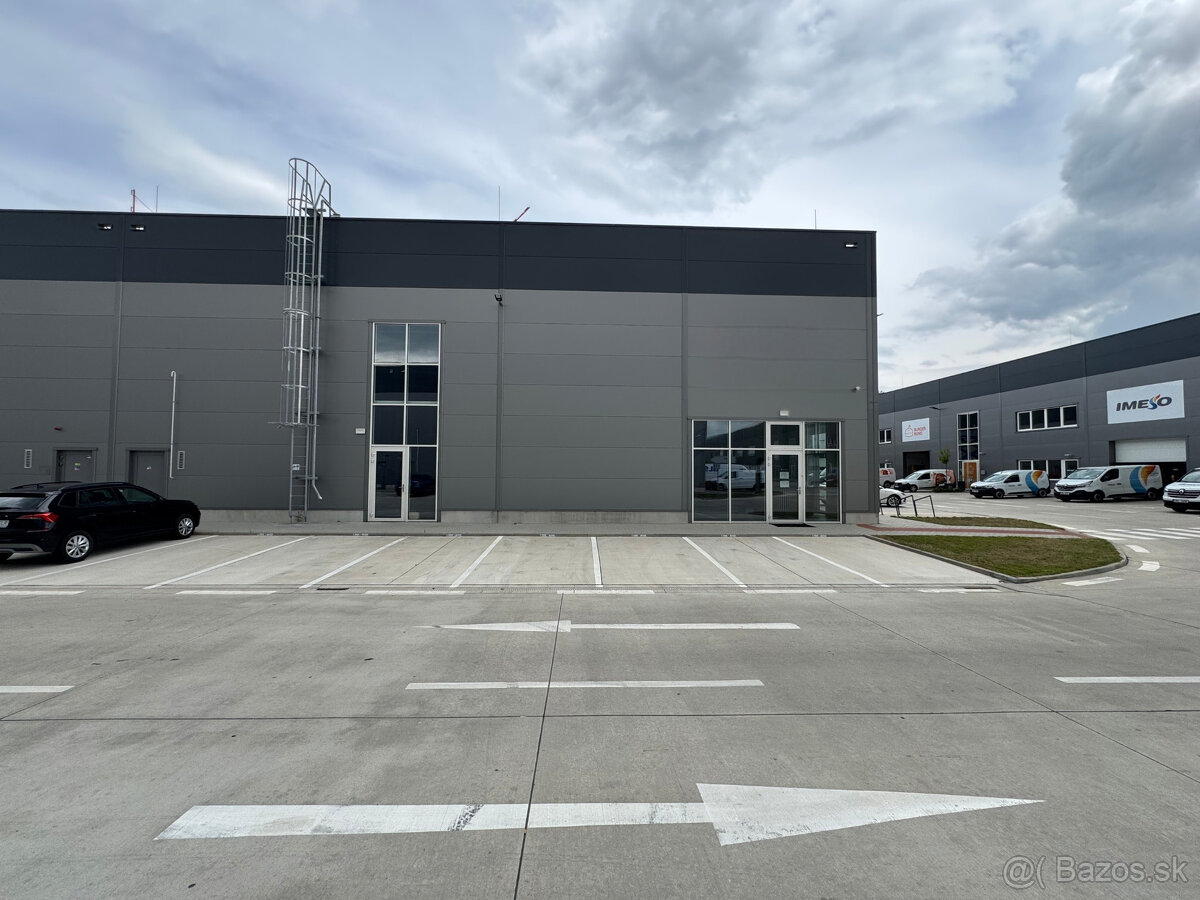 Prenájom rožného obchodno-skladového priestoru 421 m² s kanc - 2