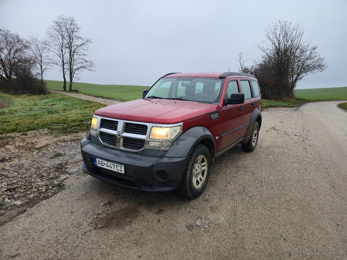 Predám Dodge Nitro, rok 2009 automat - 2