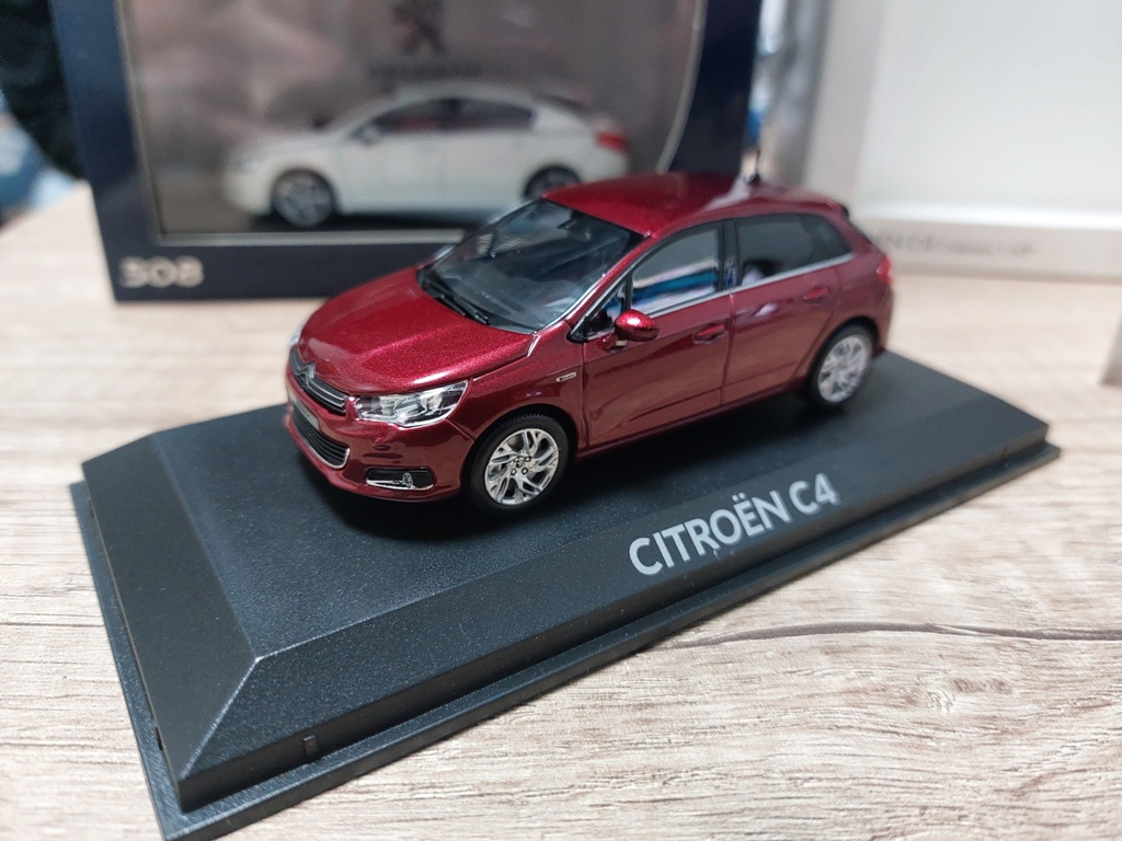 Model auta Citroen C4 facelift 1:43 Norev - 2