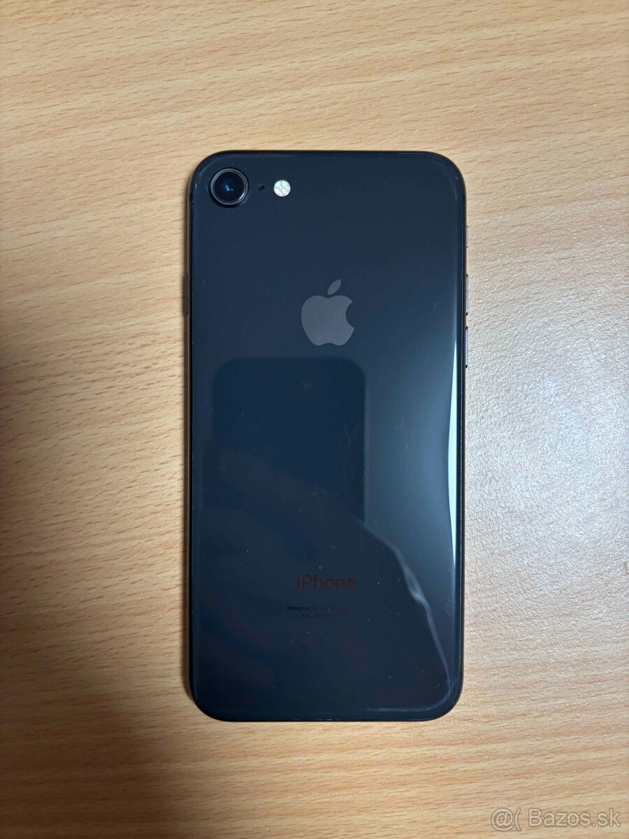 Apple iPhone 8 - 256GB + obal a príslušenstvo - 88% batéria - 2