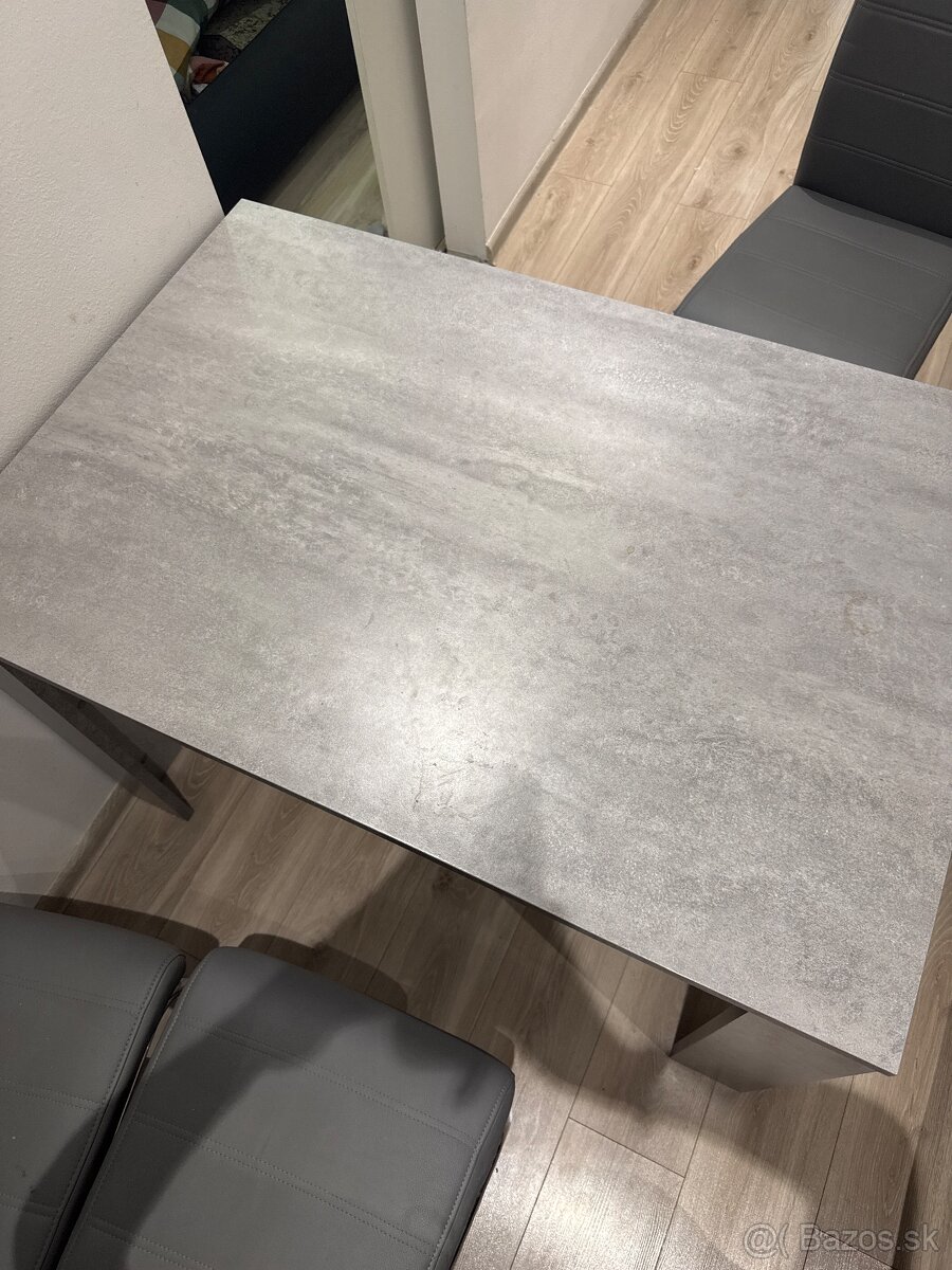 jedálenský stôl - 2