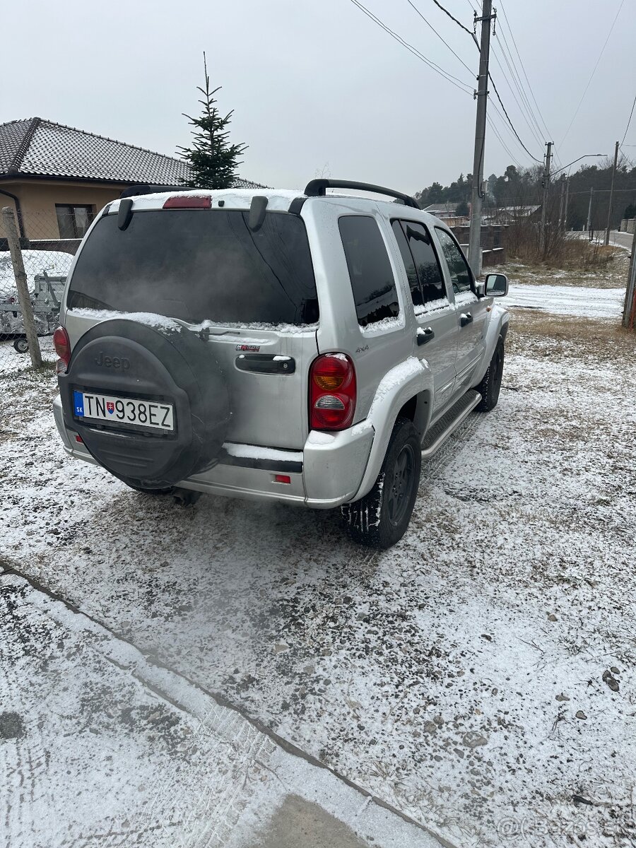 Jeep Cherokee 2,5d 105kw 4x4 - 2