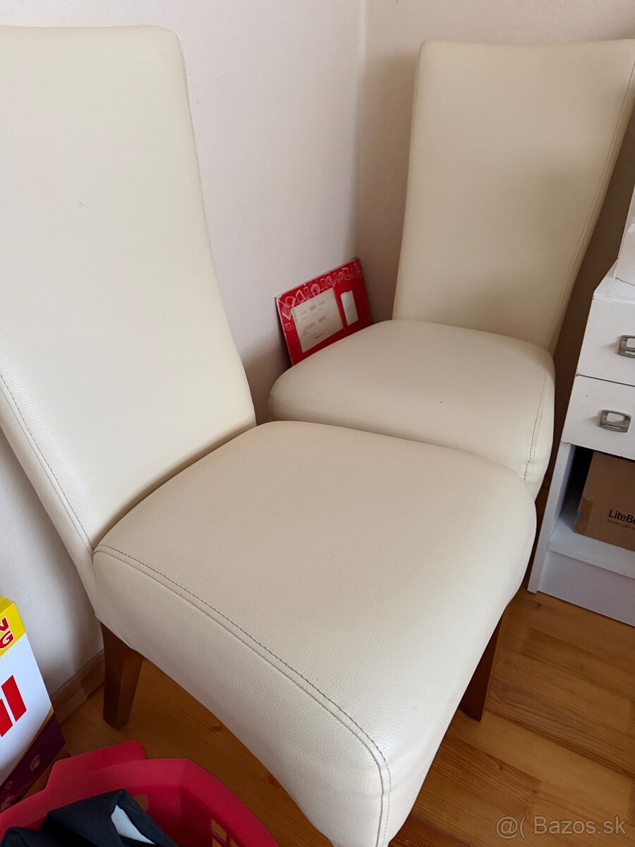 Masivne stoličky - 2