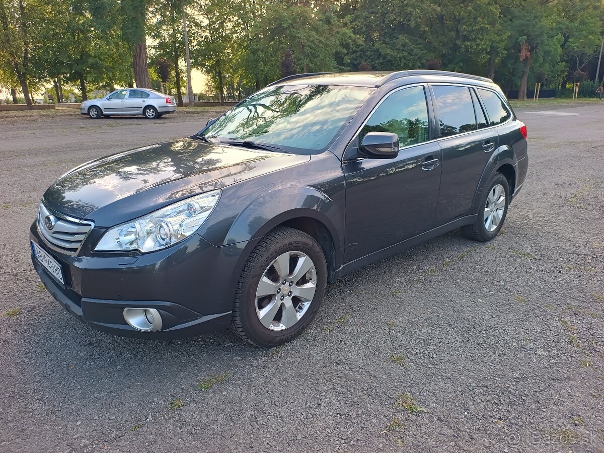 SUBARU OUTBACK 2.5 benzín 2010 - 2