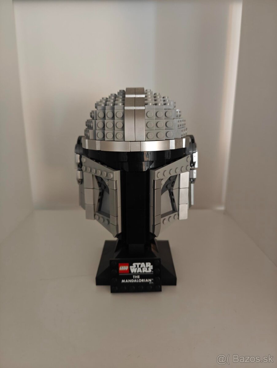 Lego model mandalorianskej prilby - 2