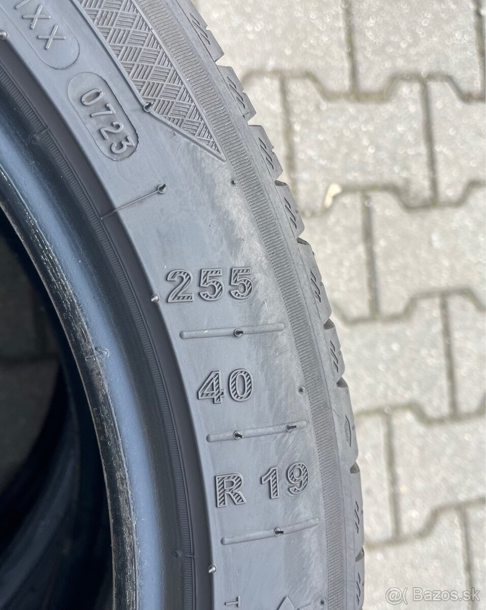255/40 R19 Letne Kleber (Michelin) top stav - 2