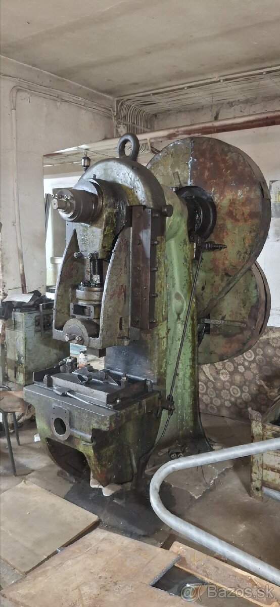 Vystrednikovy lis le-100p - 2
