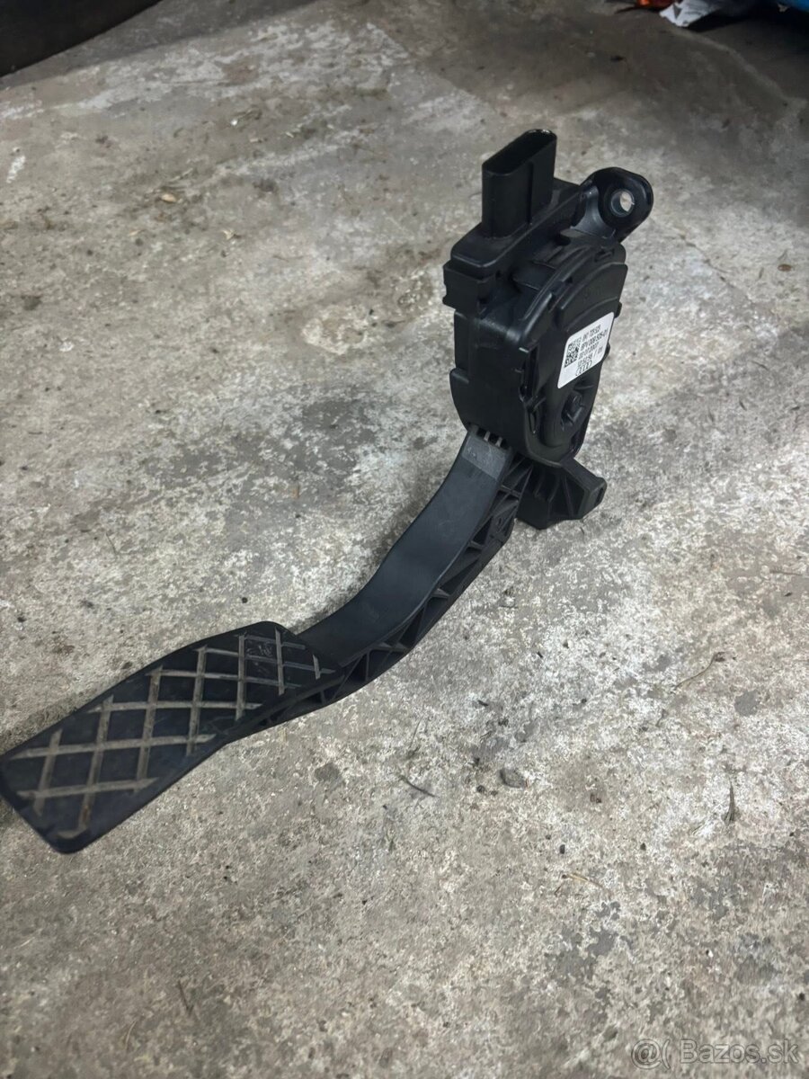 Audi a6c6 plynový/brzdový pedál - 2