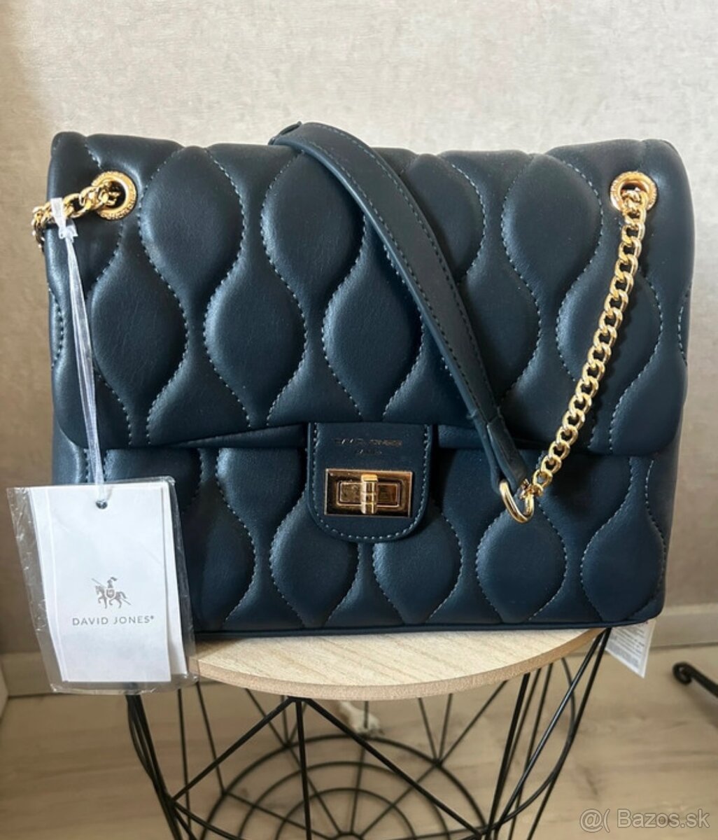 Tmavomodrá kavelka - 2