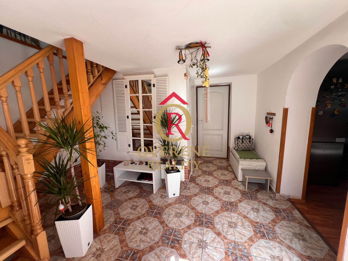 PREDAJ- Rodinný dom po rekonštrukcii – Bacúch (916 m² pozemo - 2