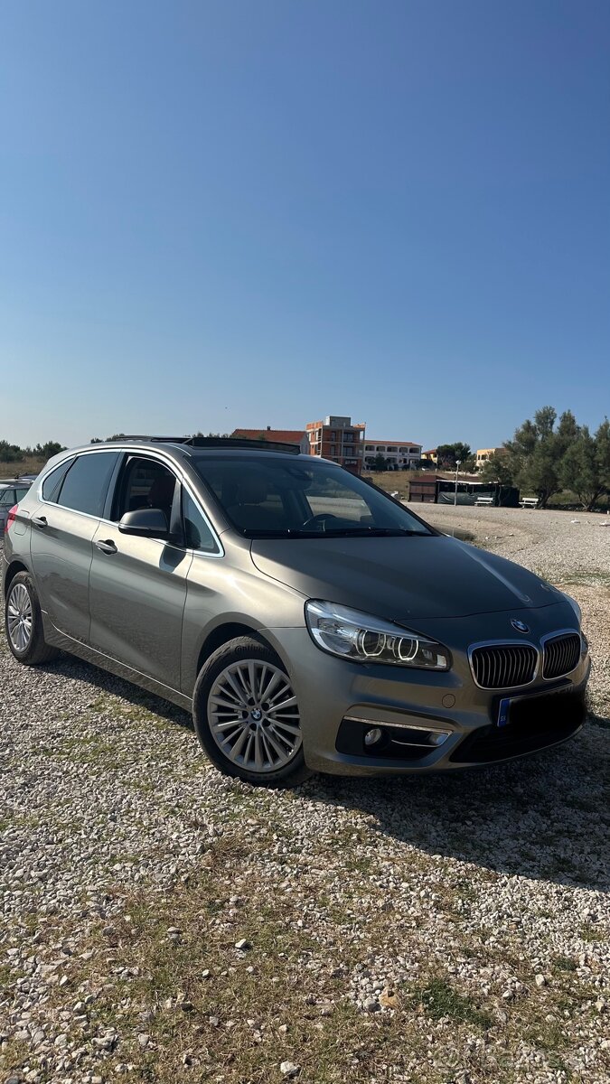 BMW 218d Active Tourer Luxury line - 2