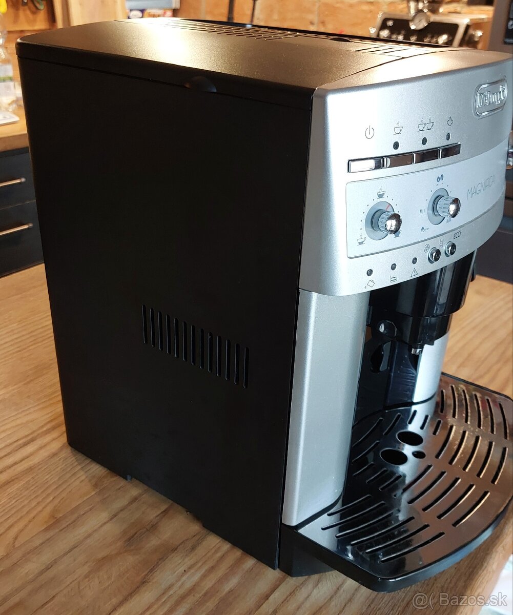 Automatický kávovar Delonghi Magnifica ESAM 3200.S - 2