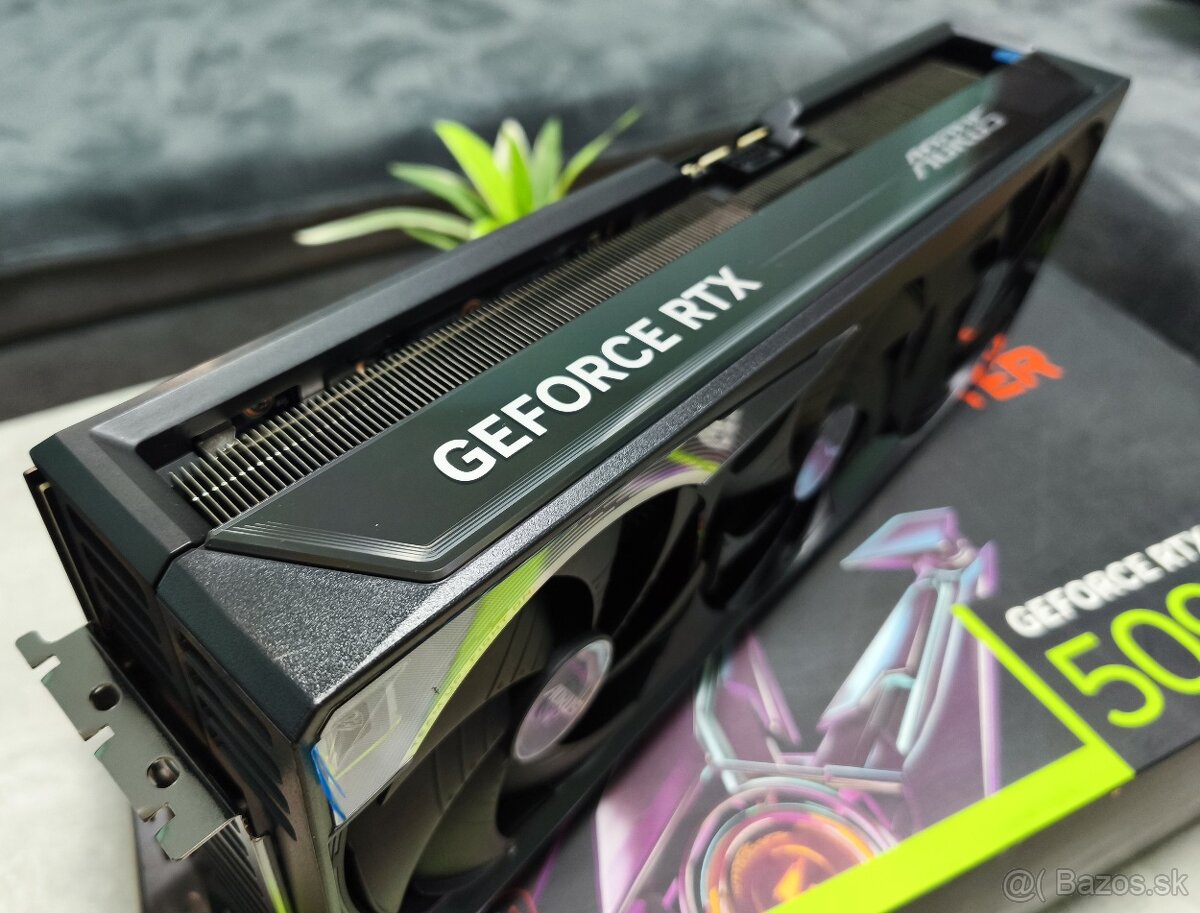 GIGABYTE AORUS GeForce RTX 5090 MASTER 32G - 2