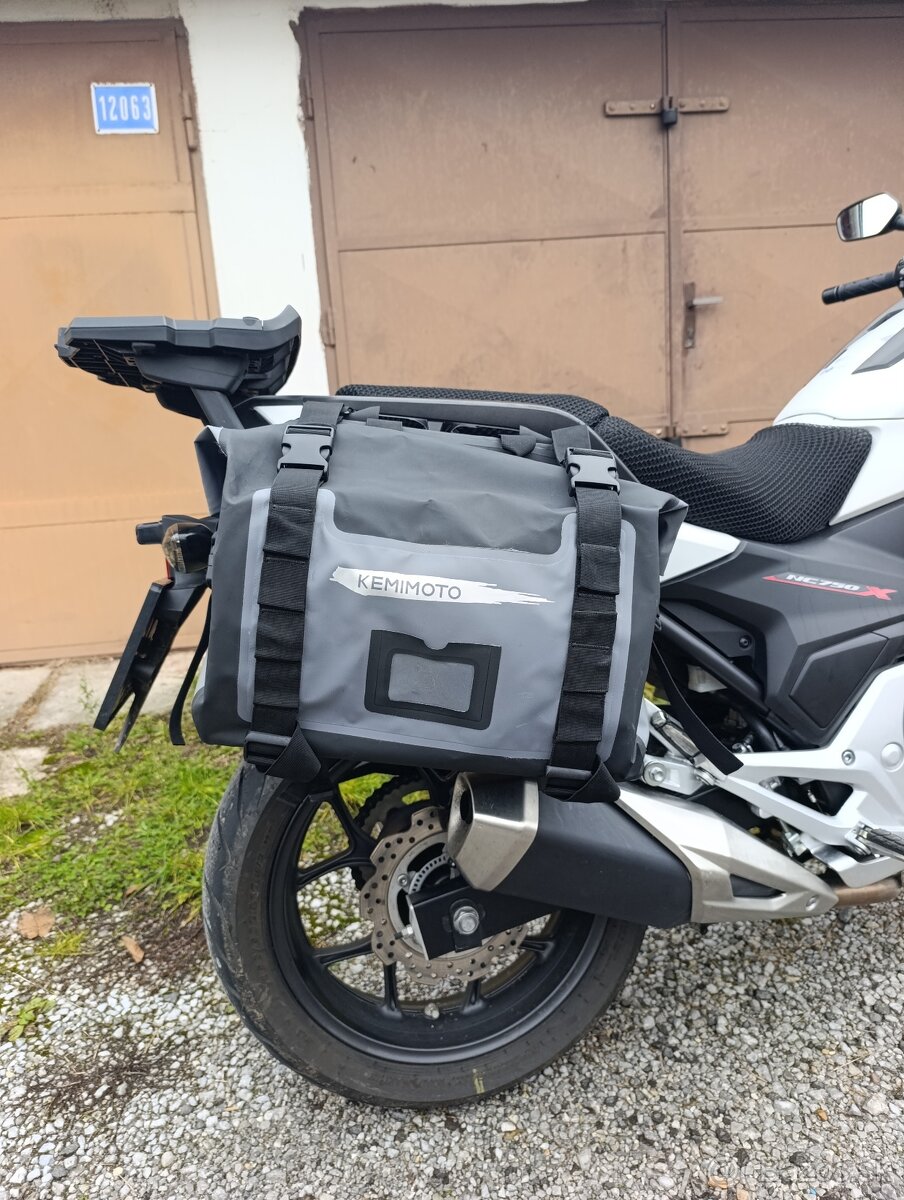 HONDA NC 750X manuál - 2