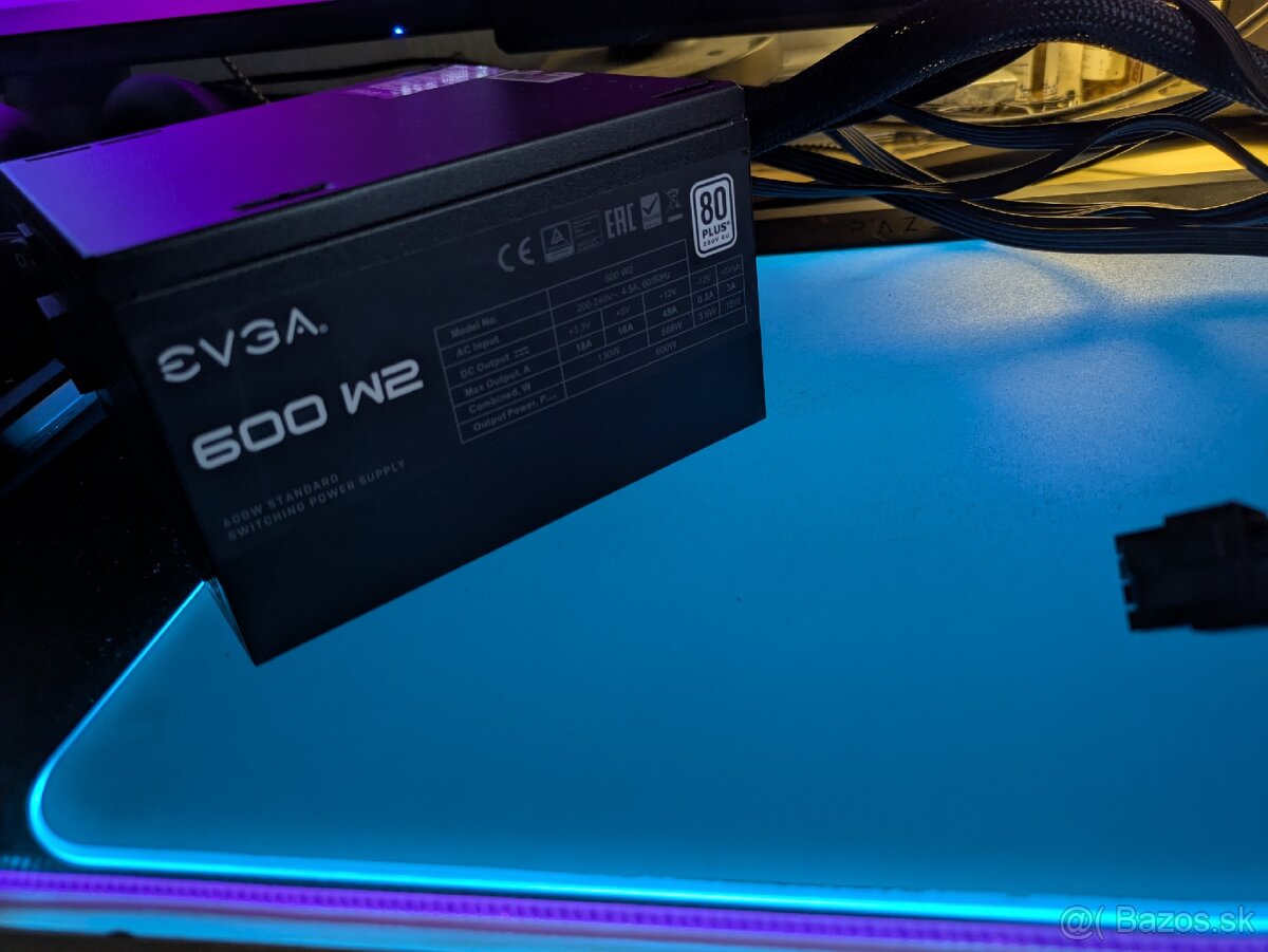 EVGA 600 W2 – 600W napájací zdroj (PSU) - 2